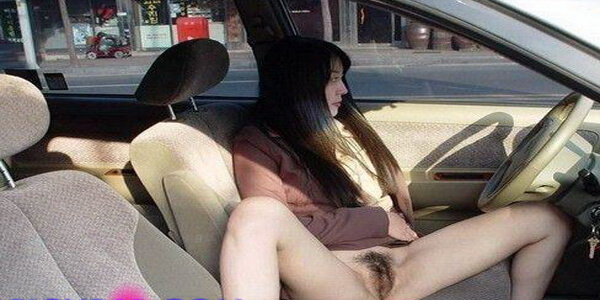 สาวจีนถ่ายหีให้ชมบนรถ