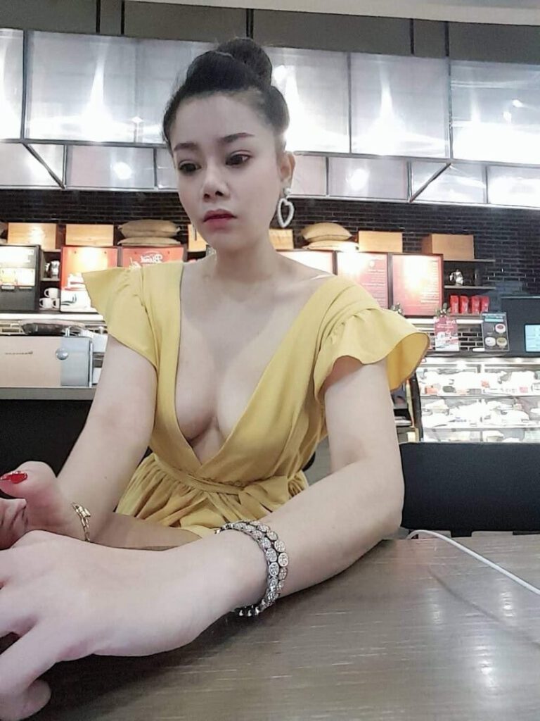 สาวใหญ่ร่านควยแหกหีโชว์ 1