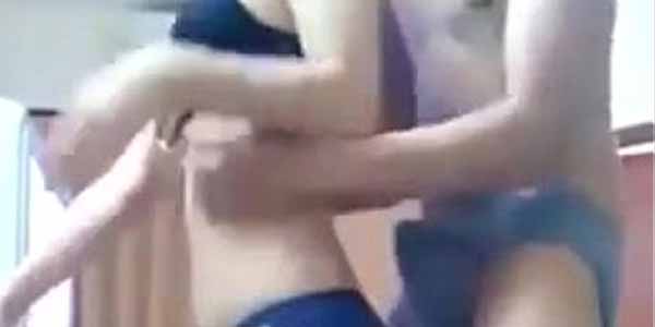 คลิปเอ็กไทย หลุดวัยรุ่นเปิดห้องเย็ดกัน อมควยให้แฟนโดนเย็ดท่าหมา