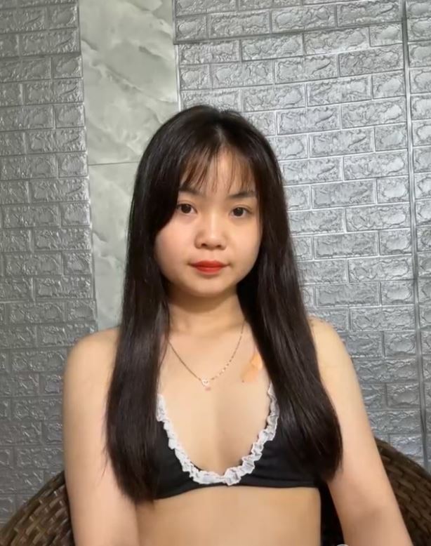 วัยรุ่นผมยาวหีอูมสวย 1